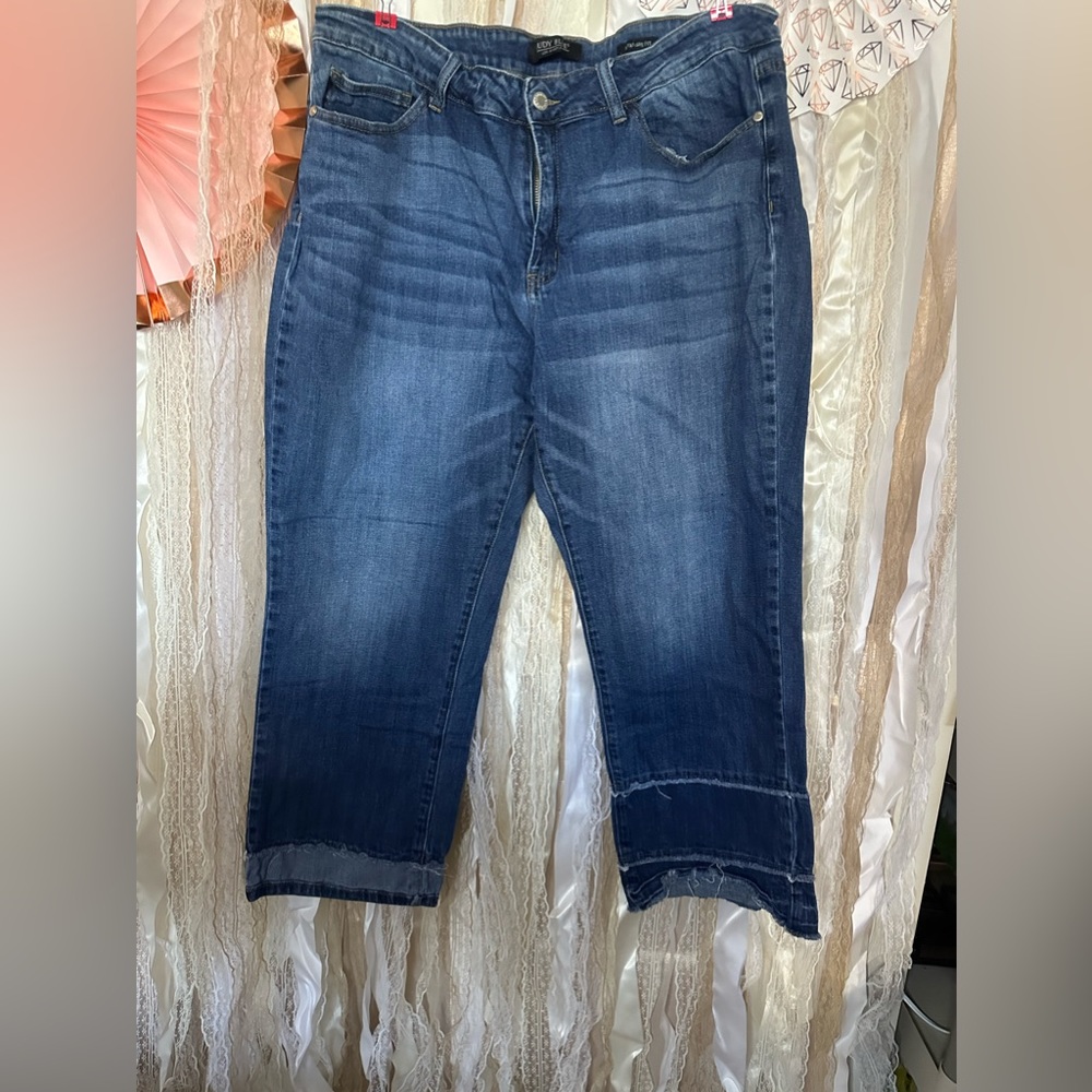 #36 RARE Judy Blue 1XL Straight  Fit SUPER CUTE mismatched cuff hems